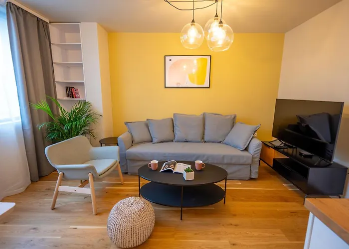 Design 1Bdr Apartment Near City Center
